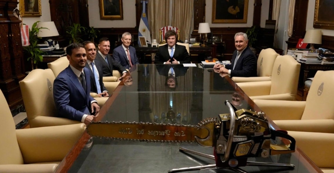 La foto de Javier Milei junto a Peter Thiel en Casa Rosada este miércoles