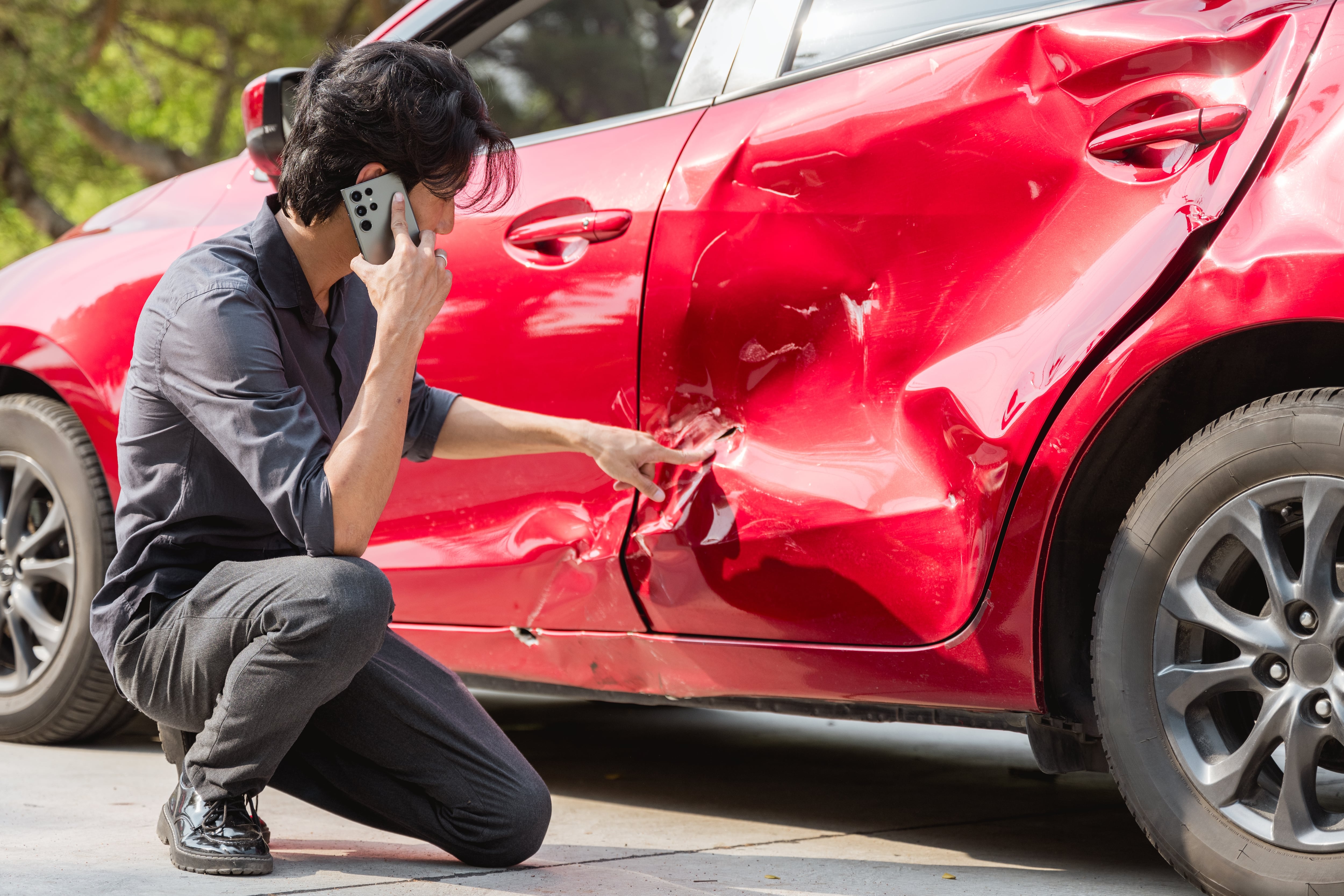 Usan IA para fraguar fotos de accidentes de auto y estafar a las aseguradoras inglesas