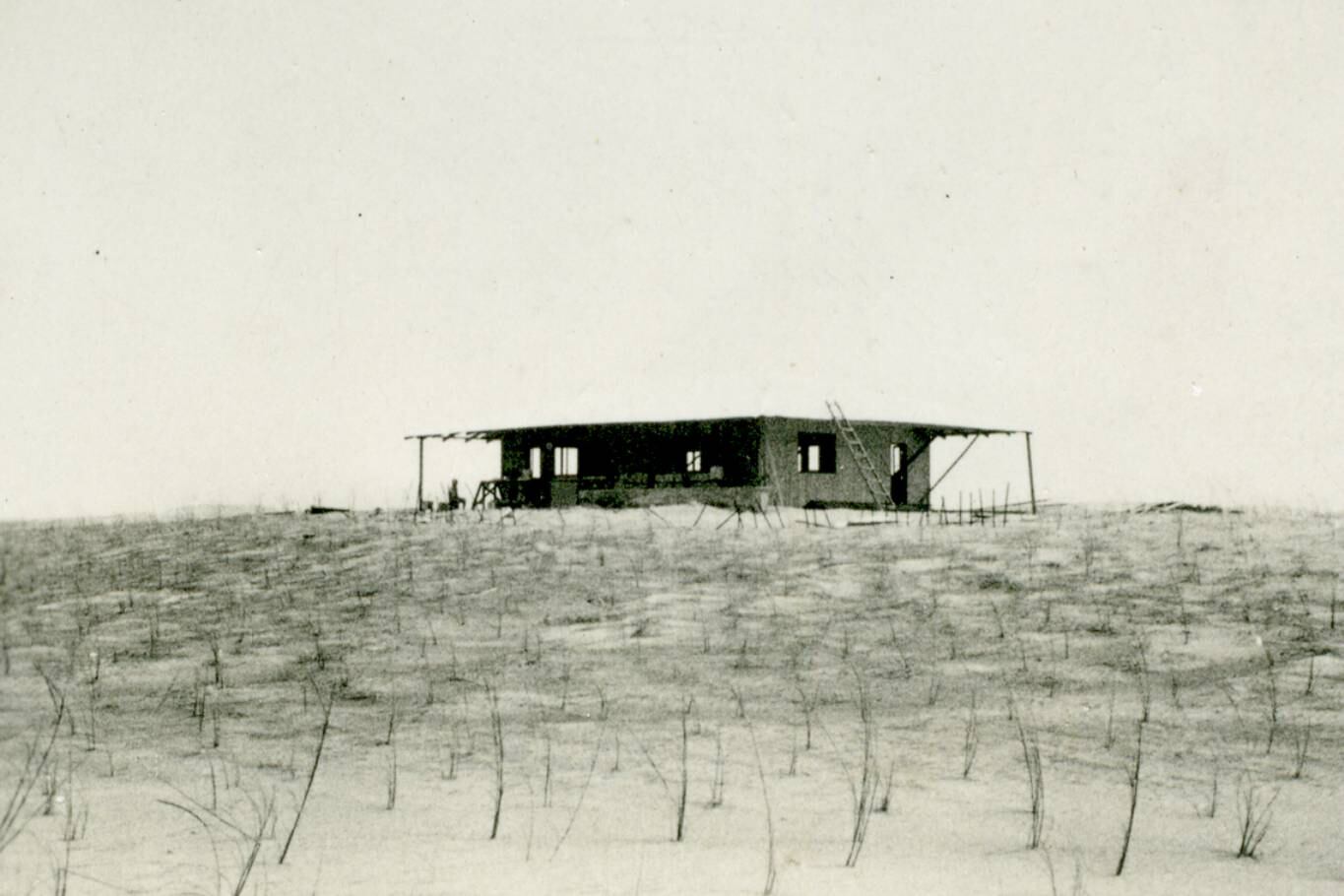 El día del comienzo de la construcción de la casa de las cuatro puertas fue tomado como la fecha de inauguración de Villa Gesell