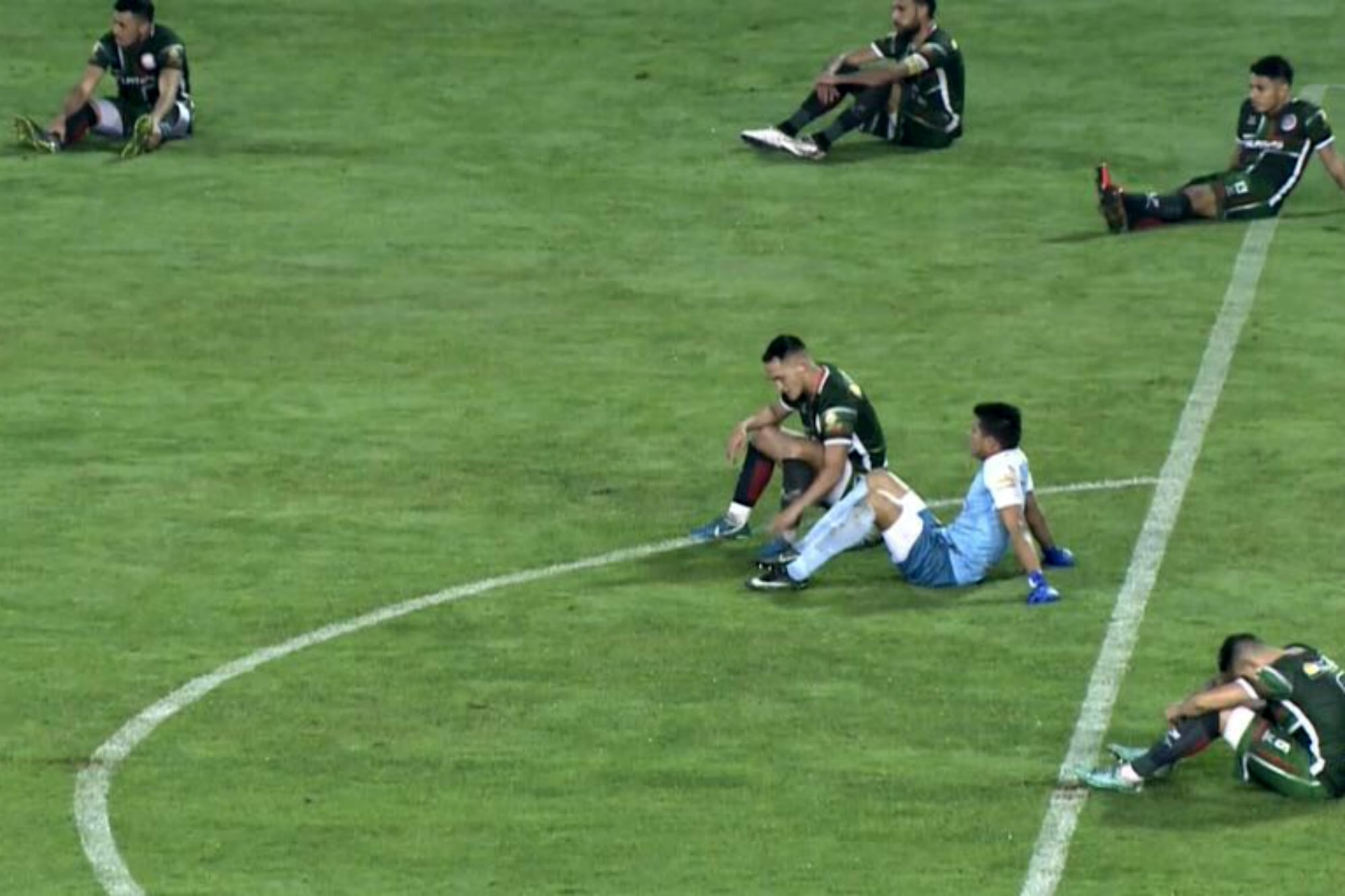 La sentada del plantel de San Jorge ante Alvarado, en Mar del Plata