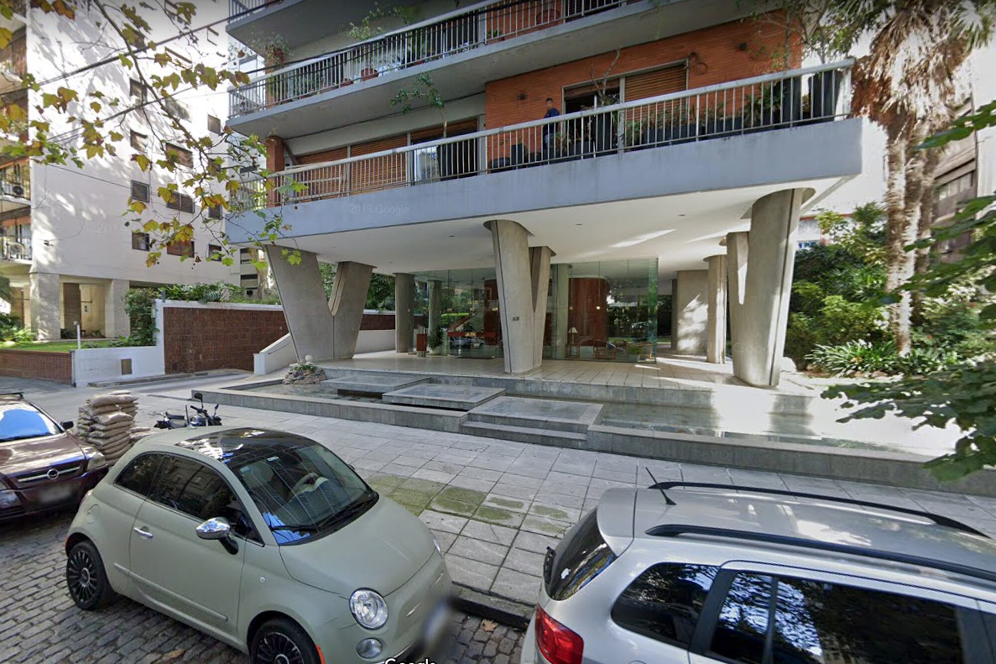 El edificio donde se filmó la serie se encuentra en el barrio de Belgrano