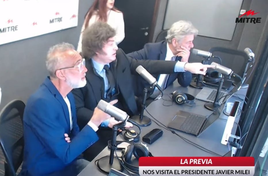 Milei cruzó al aire a De Mendiguren, exministro de Duhalde: “Vos, sí, ladrón”