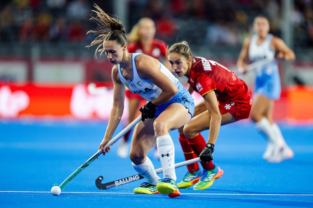 Sofía Cairó, bajo presión en el partido ante Bélgica