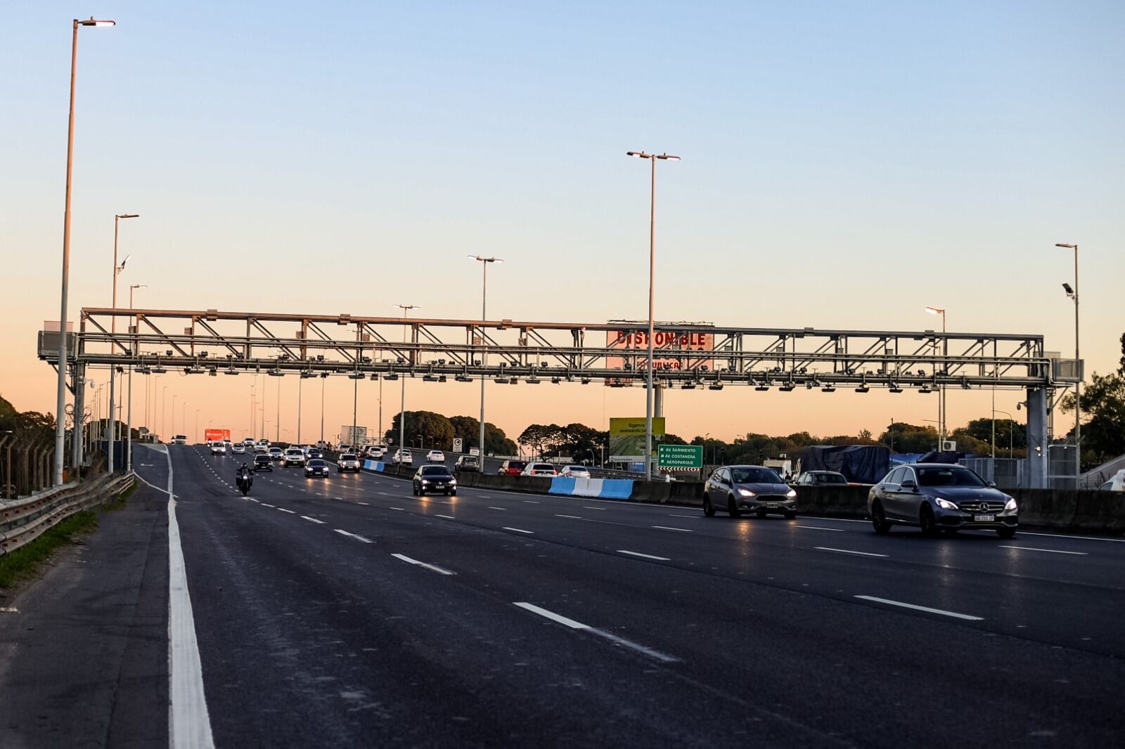 En 2023 se inauguró el primer peaje inteligente para vehículos livianos en la autopista Illia