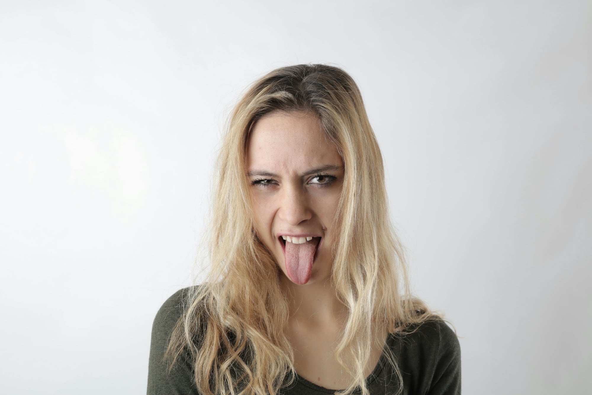El estado de tu lengua podría indicar que algo no anda bien en tu organismo. Después de cada cepillado, observá cómo está