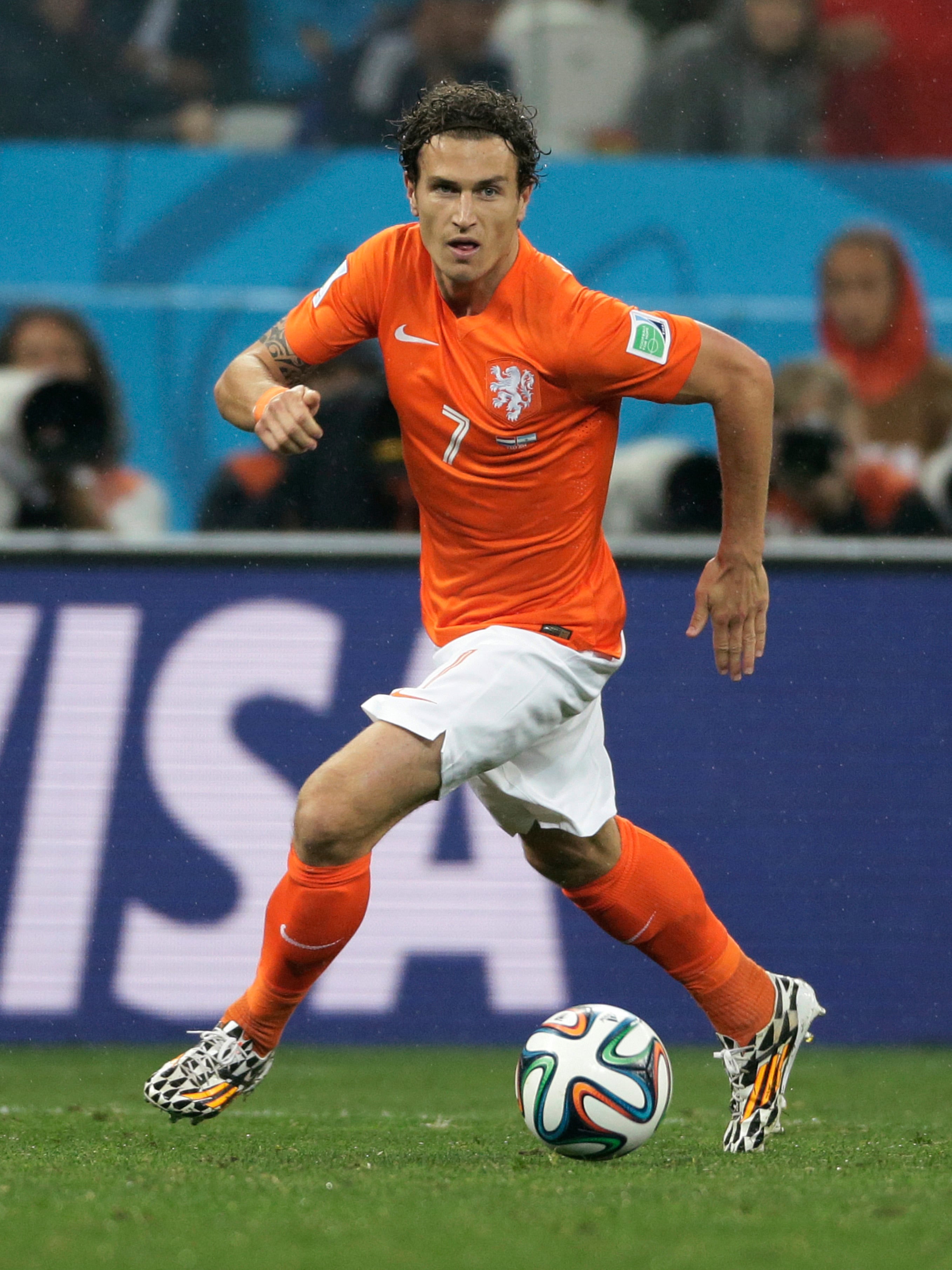 Daryl Janmaat se hundió en el consumo problemático de sustancias (Photo by Laurens Lindhout/Soccrates/Getty Images)