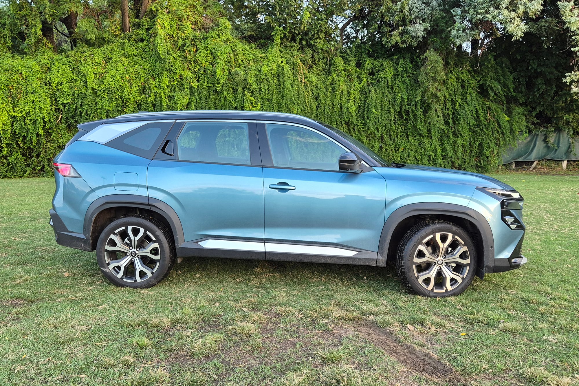 El Renault Boreal exhibe línea muy modernas