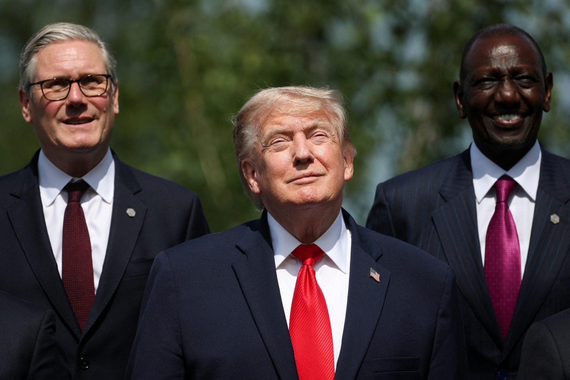 Bromas, fútbol y micrófonos abiertos: las "perlitas" de los líderes en el G7