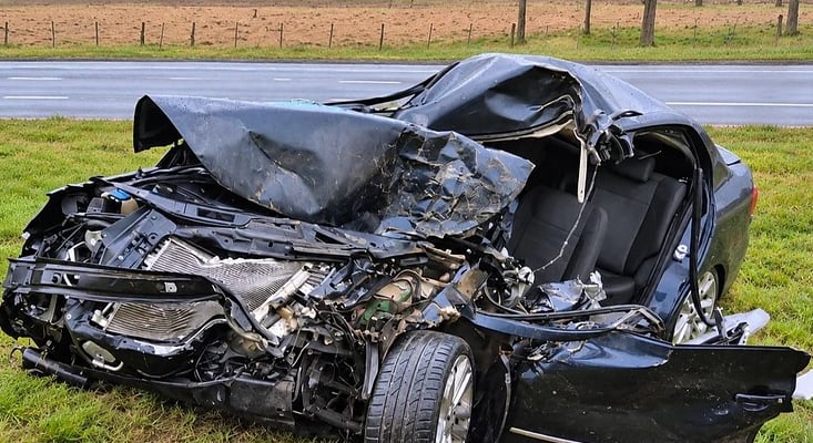 Choque múltiple en la ruta 2: murió un joven de 29 años tras impactar contra una camioneta y un camión