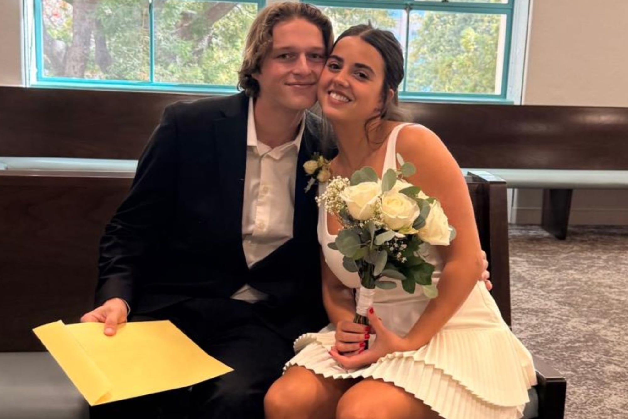 Es argentina, se casó con un estadounidense en California y el ICE la detuvo en plena entrevista: “La encadenaron”