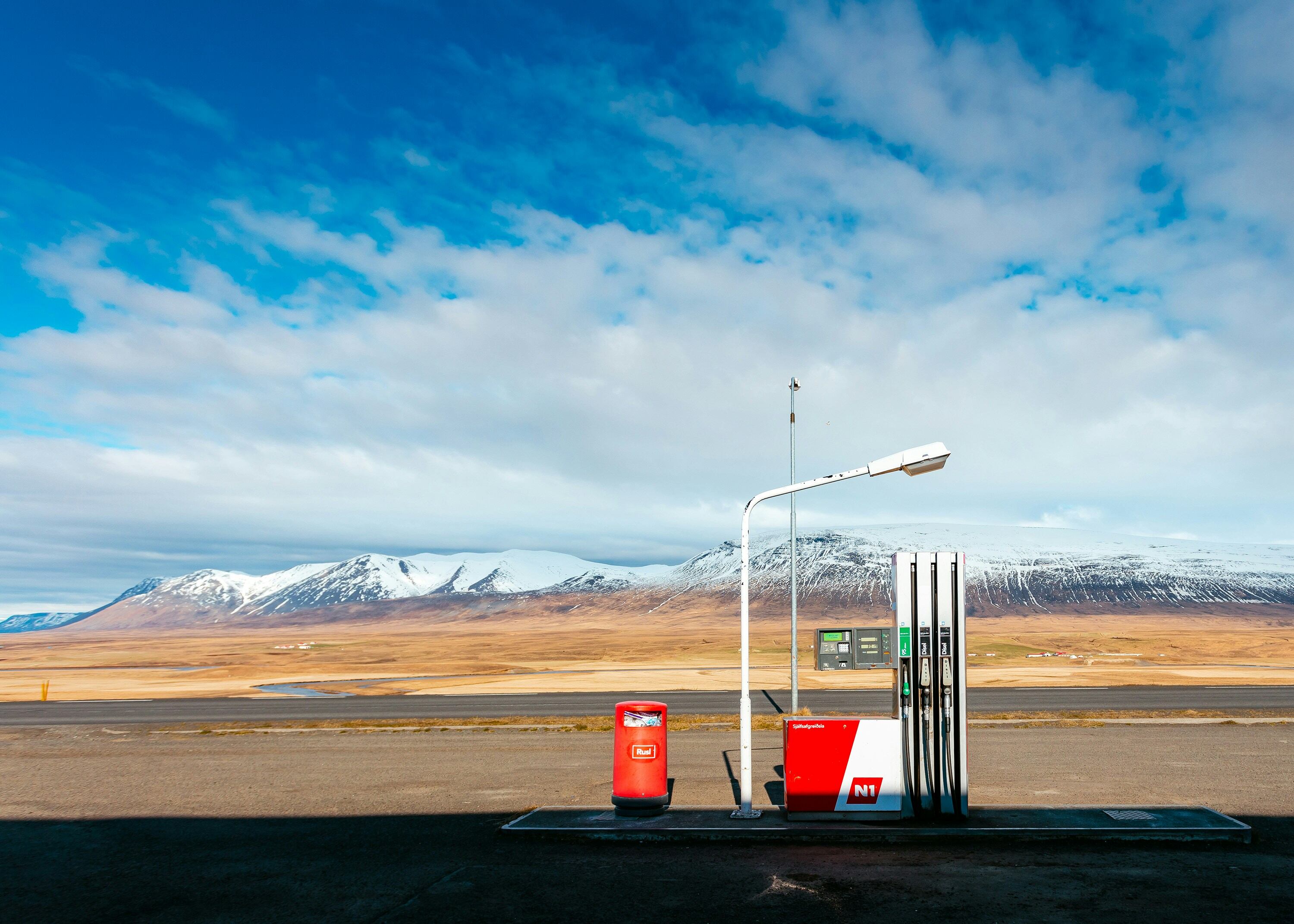 El precio de la gasolina es diferente en cada región de Estados Unidos (Unsplash)
