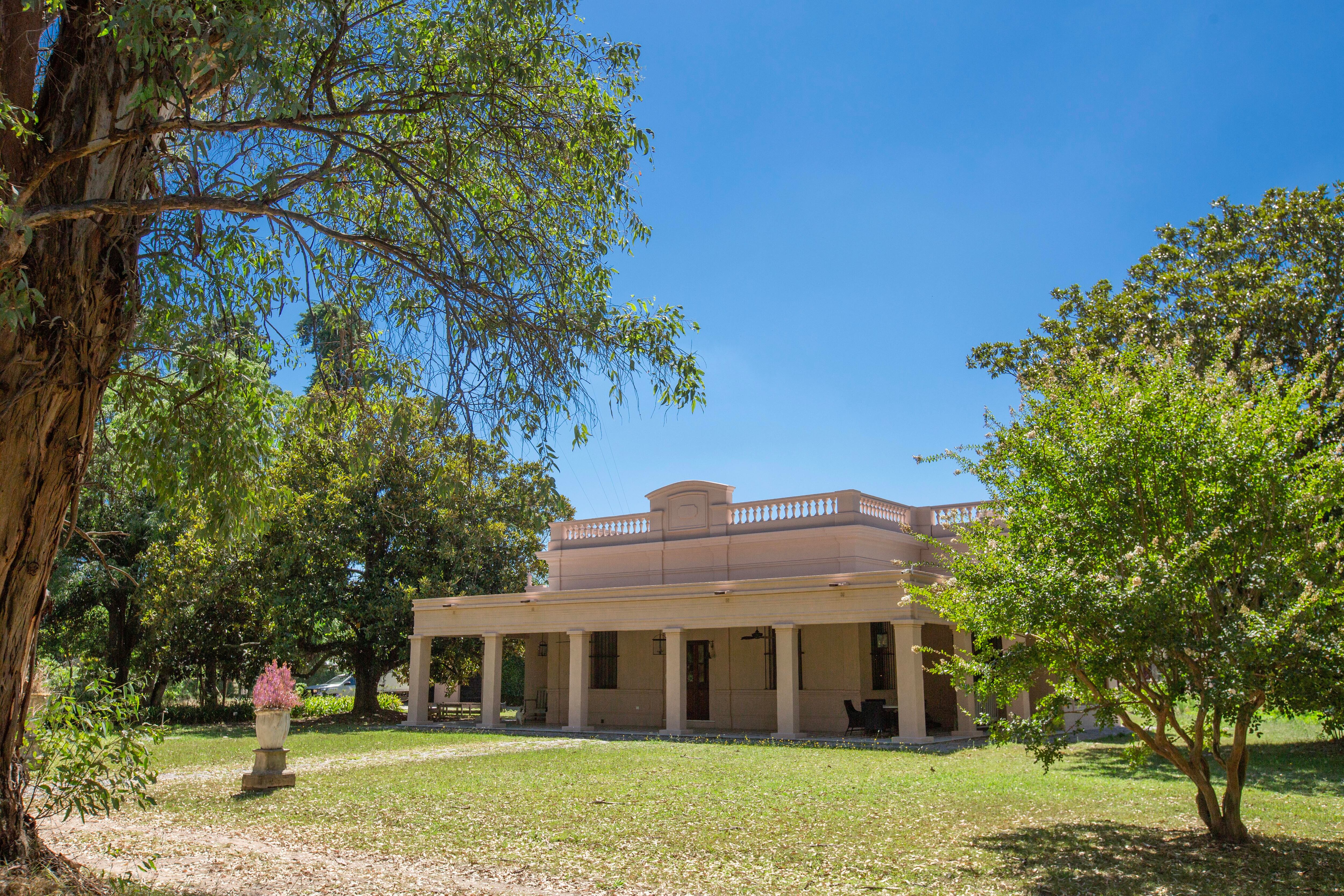 La imponente casona de 1929 que Rivero remodeló para hacerla su hogar