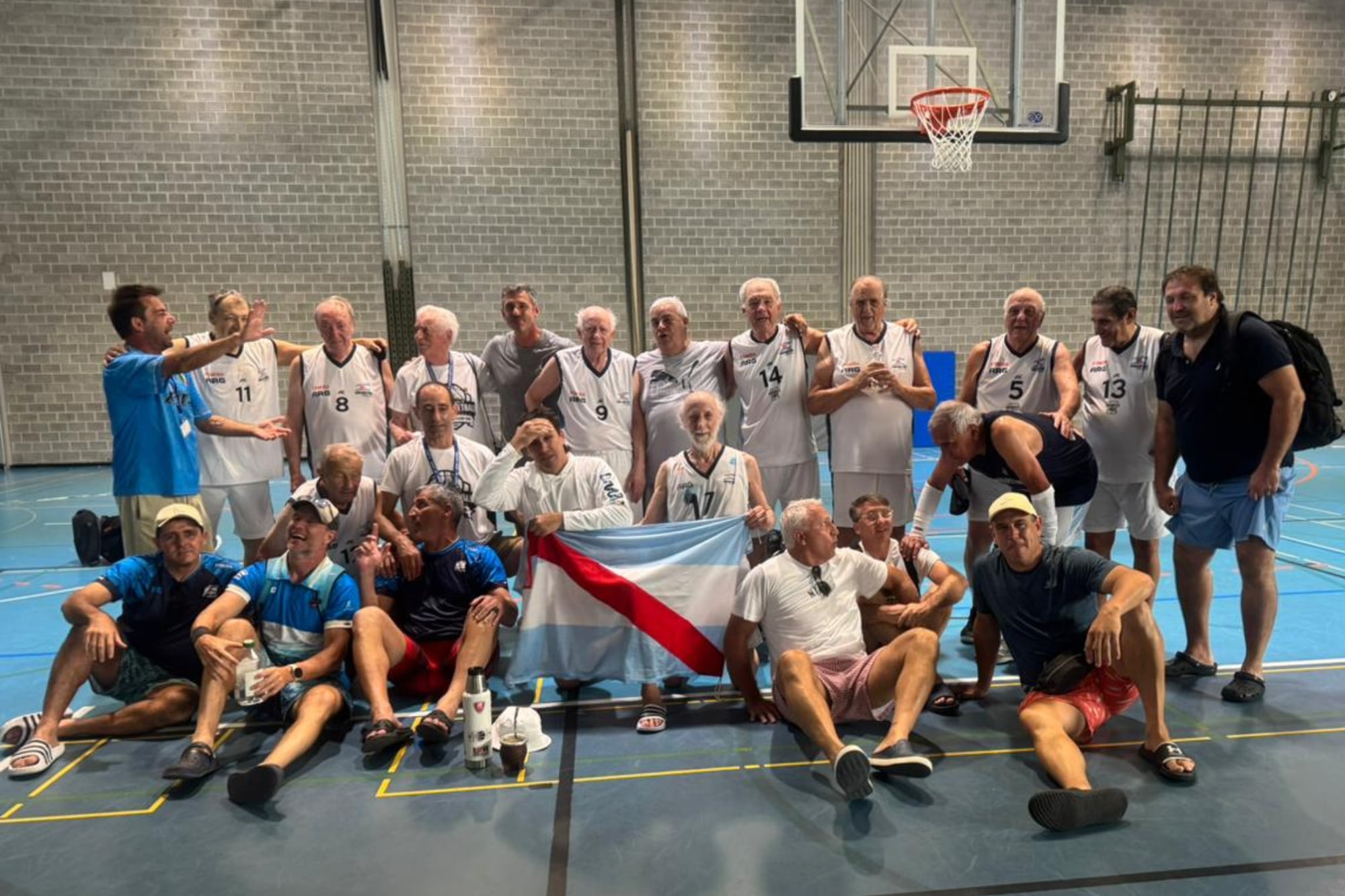 El equipo de la categoría +80 fue el único de nuestro país en quedar dentro del podio de los cuatro mejores del mundo en el campeonato de Maxibasquetbol