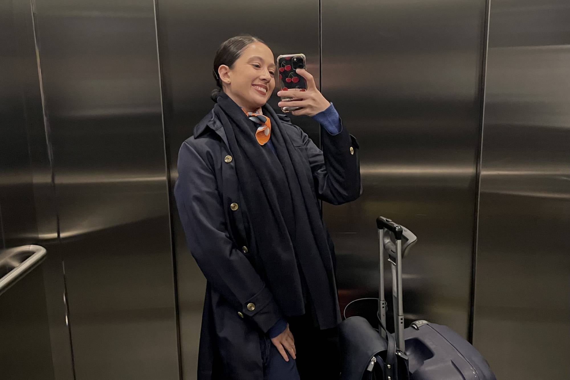 Tras su trabajo en el hotel, Anastasia se capacitó como azafata para una línea emiratí. Hoy vive en España