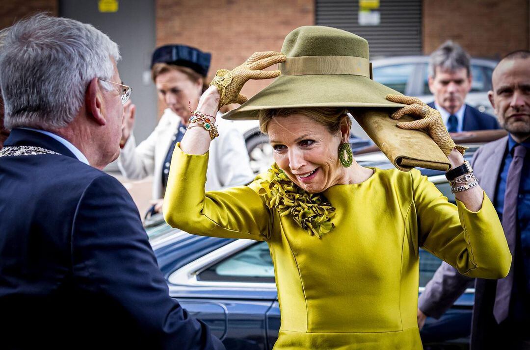 Sombrero, guantes y aros, los accesorios elegidos por la reina (Foto: Instagram @patrickvkatwijk)