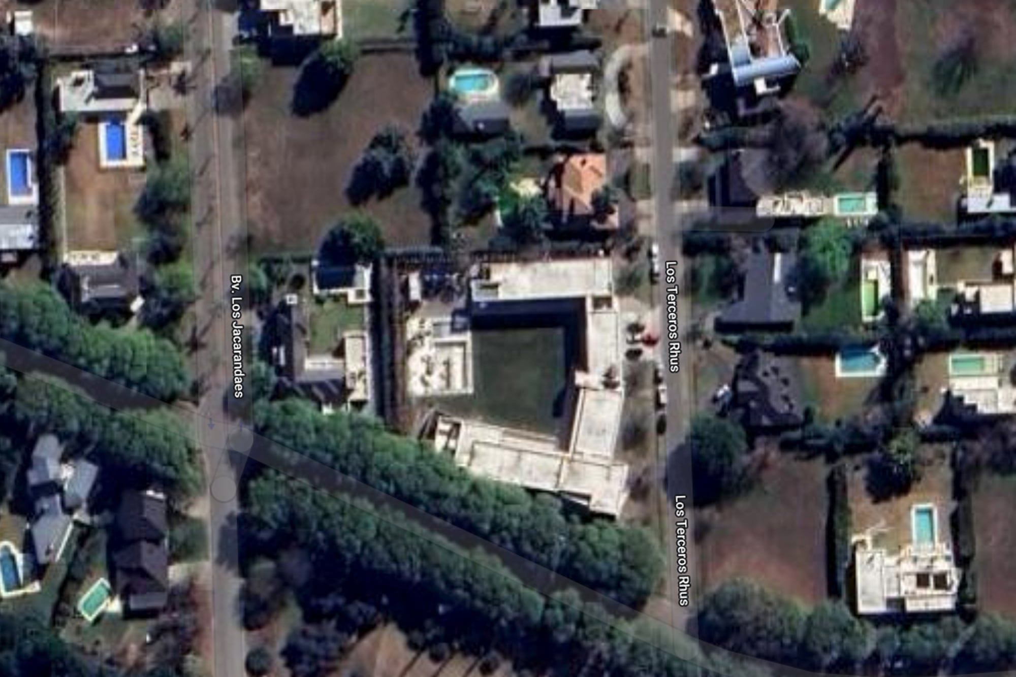La casa de Messi en Kentucky Club de Campo es la más grande de todo el barrio, ocupa tres lotes y tiene 25 espacios.