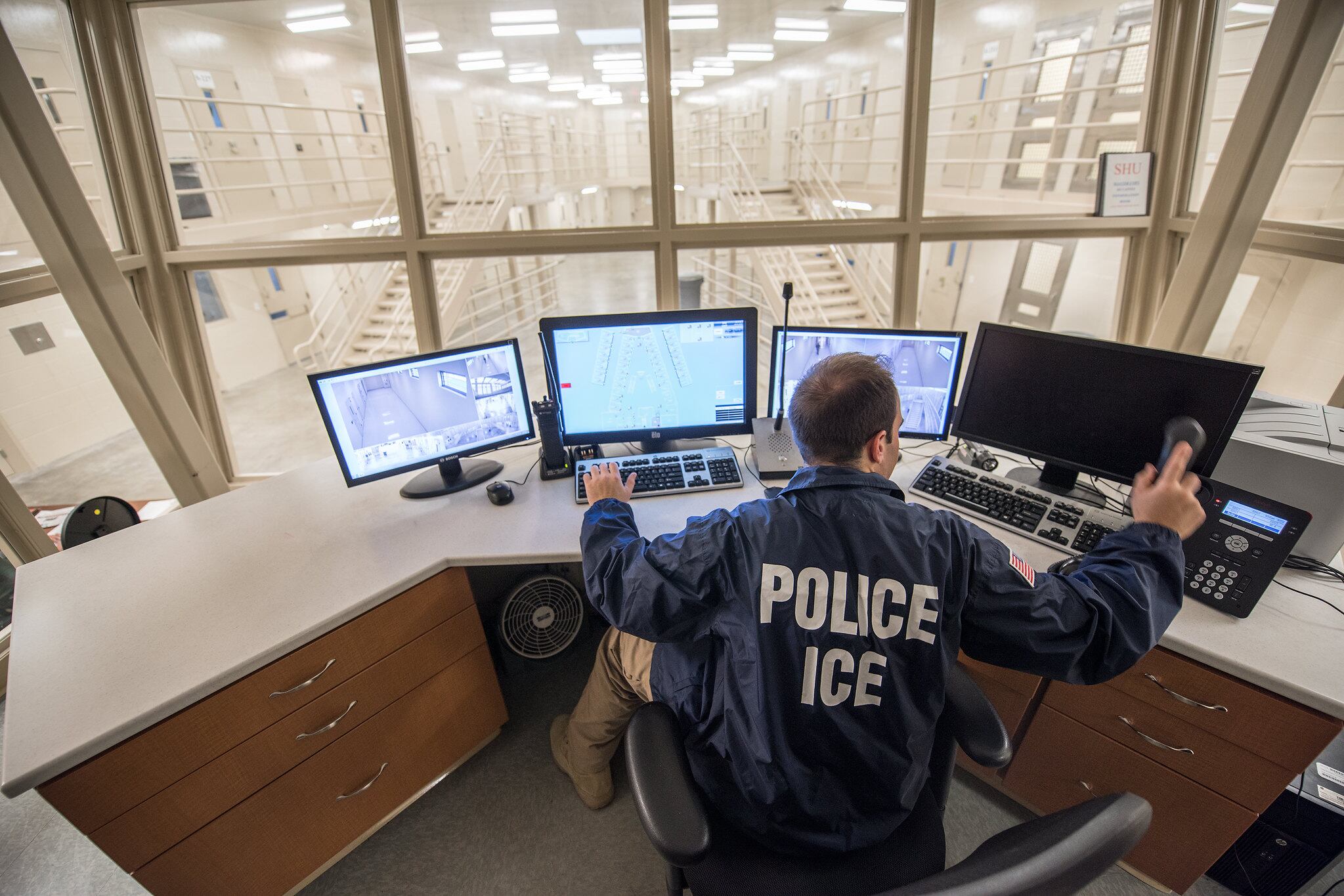 Serna estuvo cuatro meses detenido bajo custodia del ICE