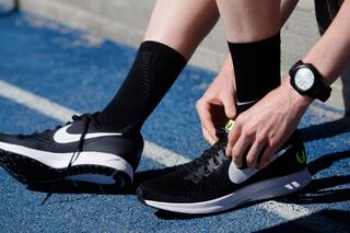 Cómo atarse los cordones para prevenir uñas negras