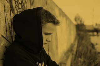 "Hay que bancársela solo”: por qué son más frecuentes los suicidios en los varones