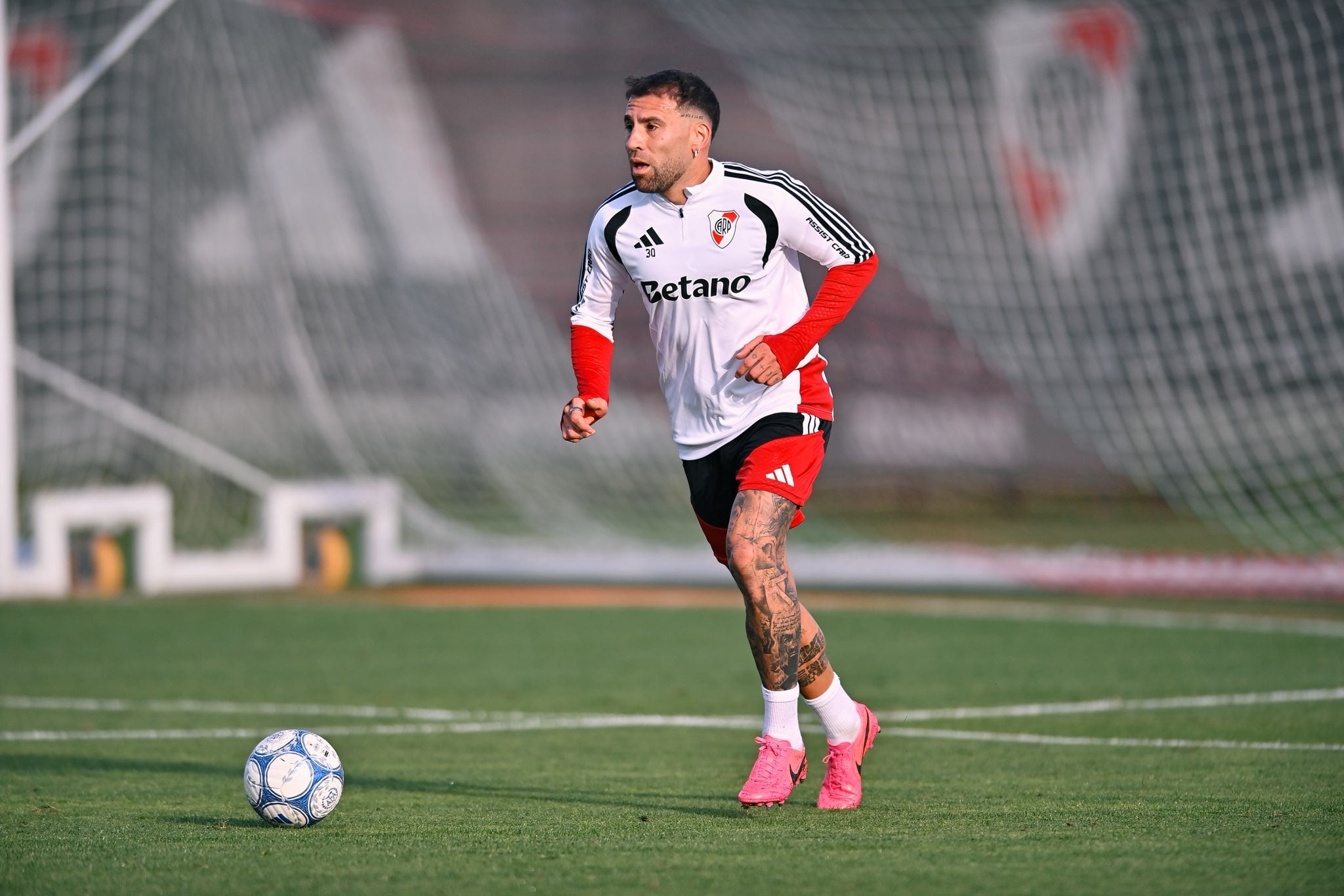 Nicolás Otamendi llega para ser el gran caudillo de un vestuario de River que necesita regenerarse