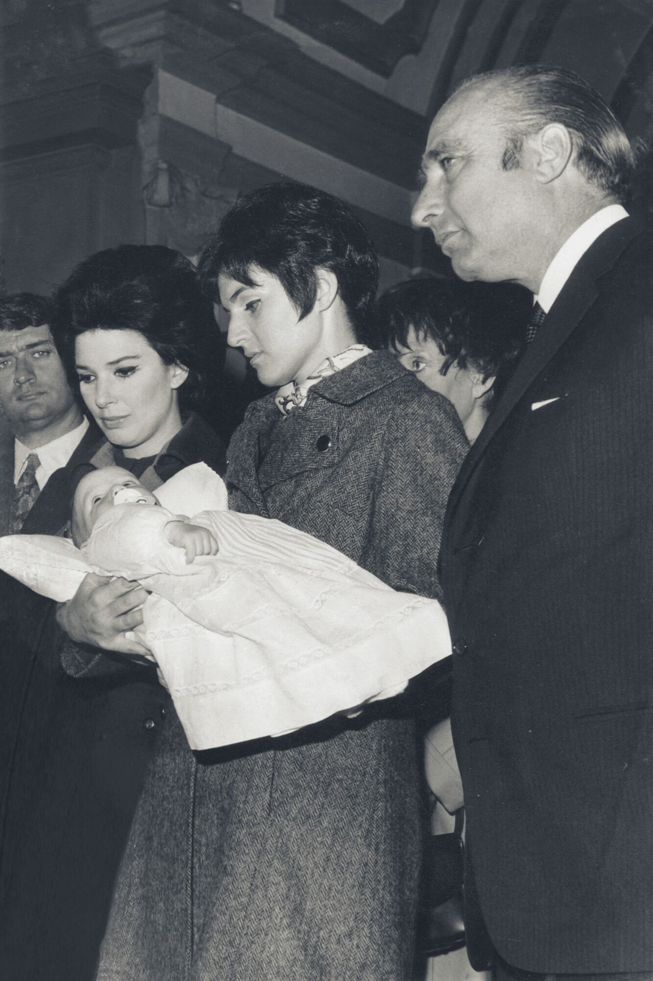 El bautismo de Juan Cruz. Los padrinos fueron Socorro González Guerrico y Juan Manuel Fangio