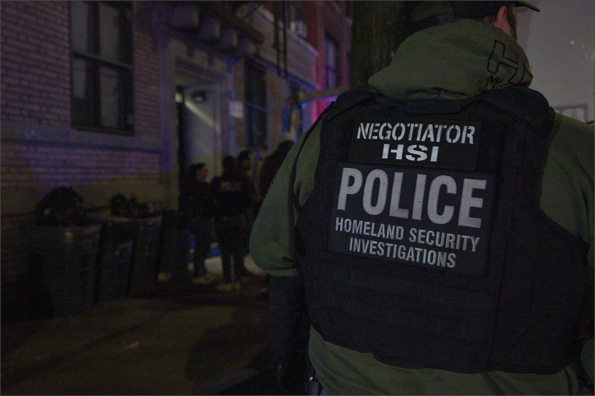 En McAllen, en Texas, los migrantes ya no tienen un horario de seguridad por la noche debido a los operativos nocturnos del ICE