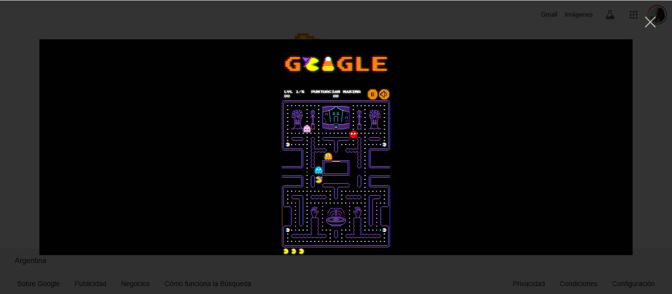 Así se ve el juego interactivo de Google, por el que se puede jugar una versión de Pac-man con temática de Halloween