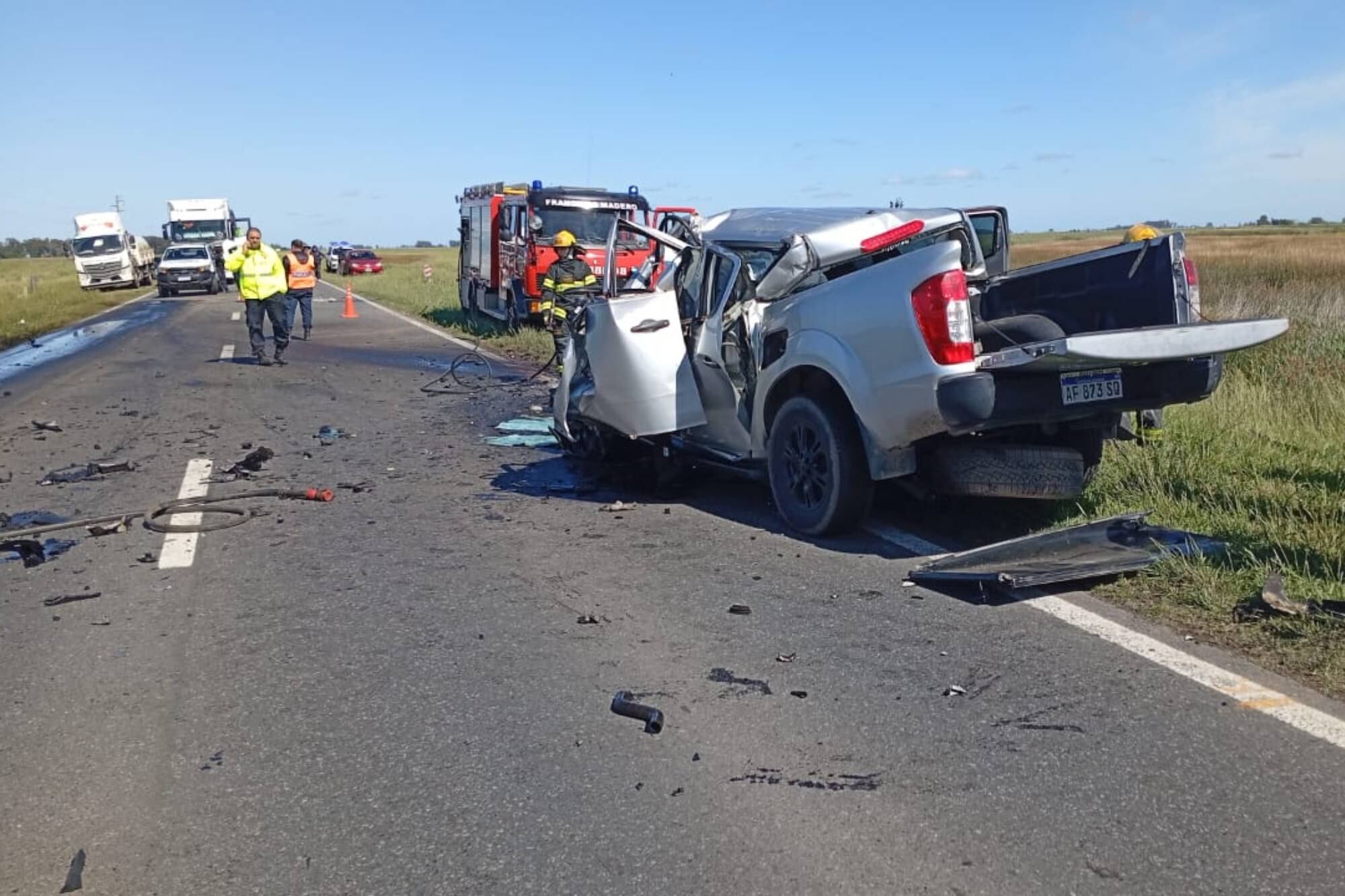 Violento choque frontal entre un camión y una 4x4 en la ruta 5: murió un hombre de 57 años oriundo de Pehuajó.