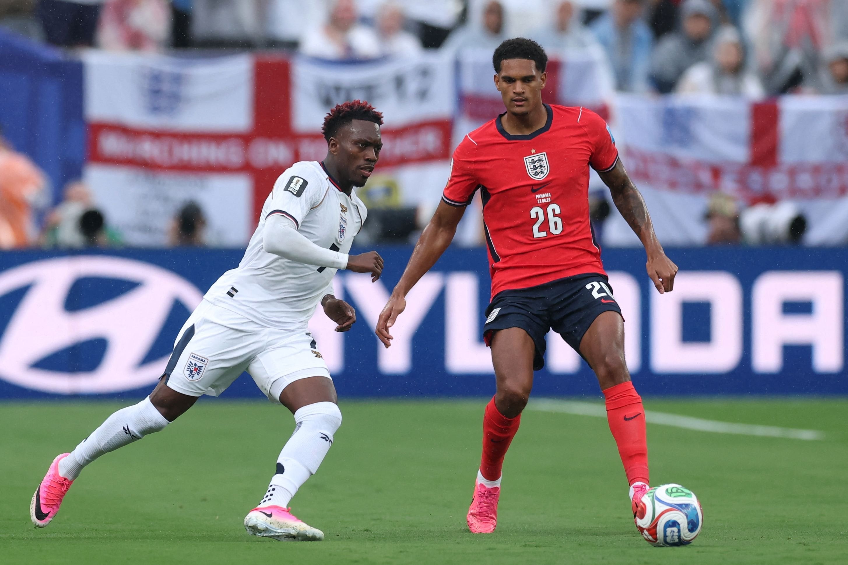 Jarell Quansah marcou e Jose Luis Rodriguez, que foi advertido aos 15 segundos, marcou (Foto de Richard Pelham/GETTY IMAGES NORTH AMERICA/Getty Images via AFP)