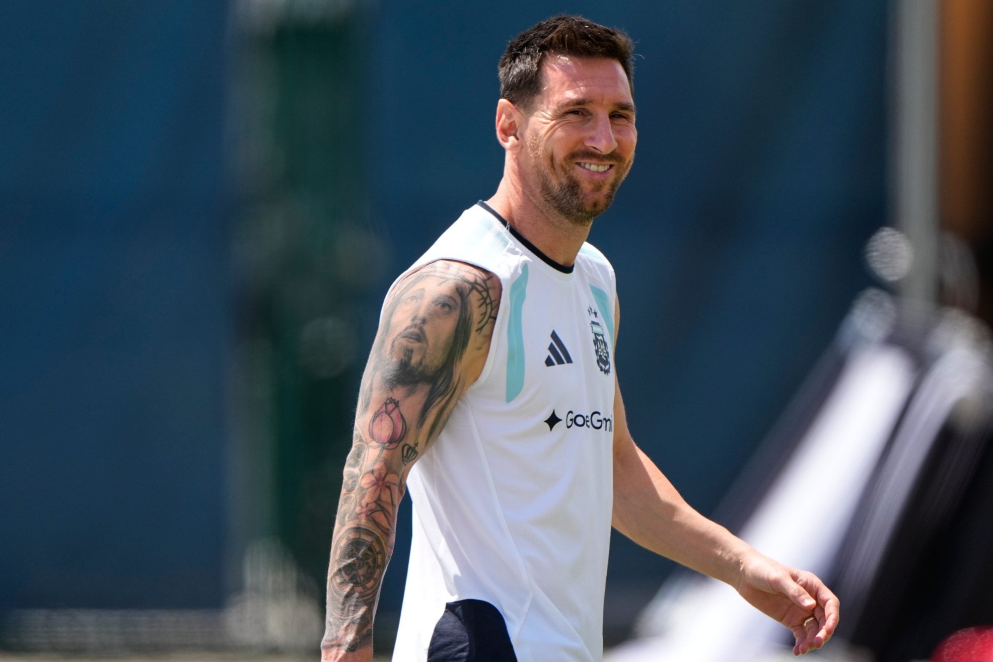 Compañeros, exfutbolistas y dirigentes saludaron a Messi por su cumpleaños: "Cambió la historia"