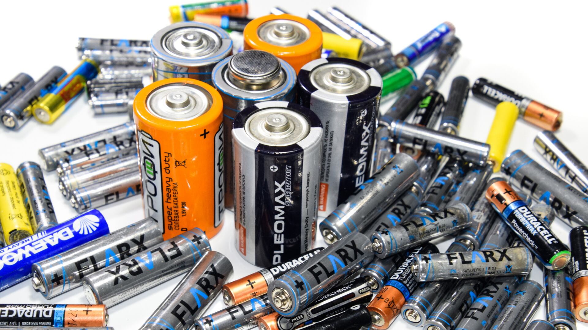 Los quiscos de diarios también son un punto de recolección de pilas, baterías y encendedores que ya no se usan