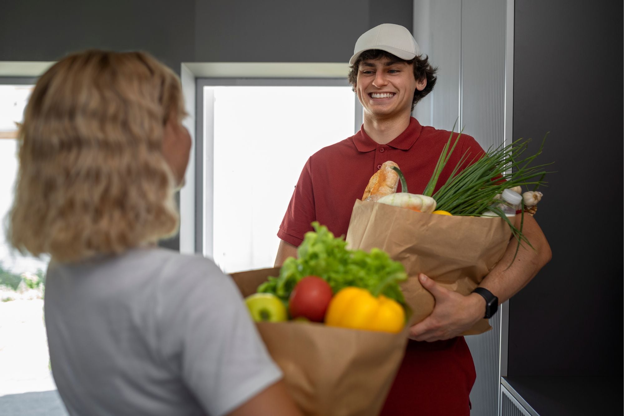 La agencia anunció un acuerdo para proporcionar reembolsos de la compañía a los clientes