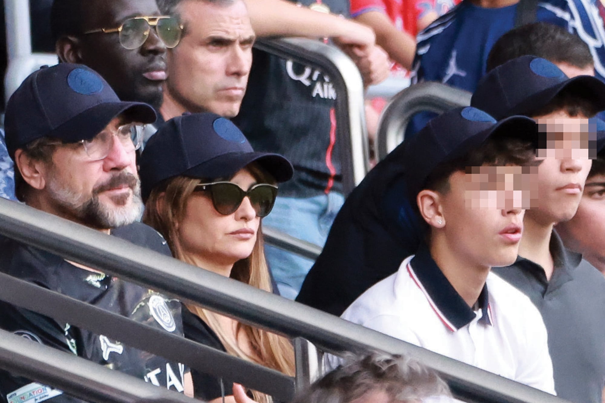 La pareja de actores junto a su hijo Leo