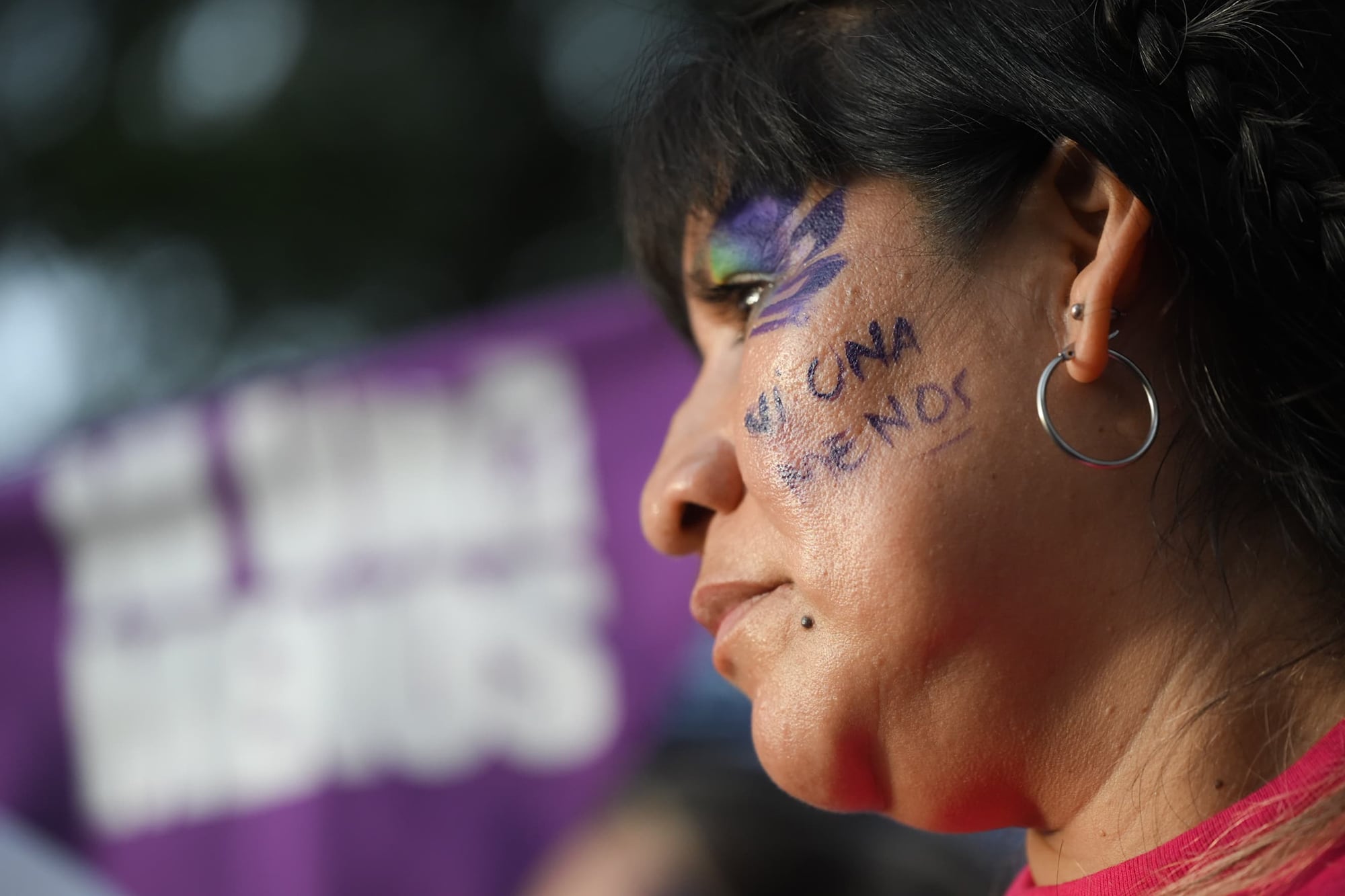 Una manifestante en la 11° marcha federal del colectivo Ni Una Menos en el Congreso