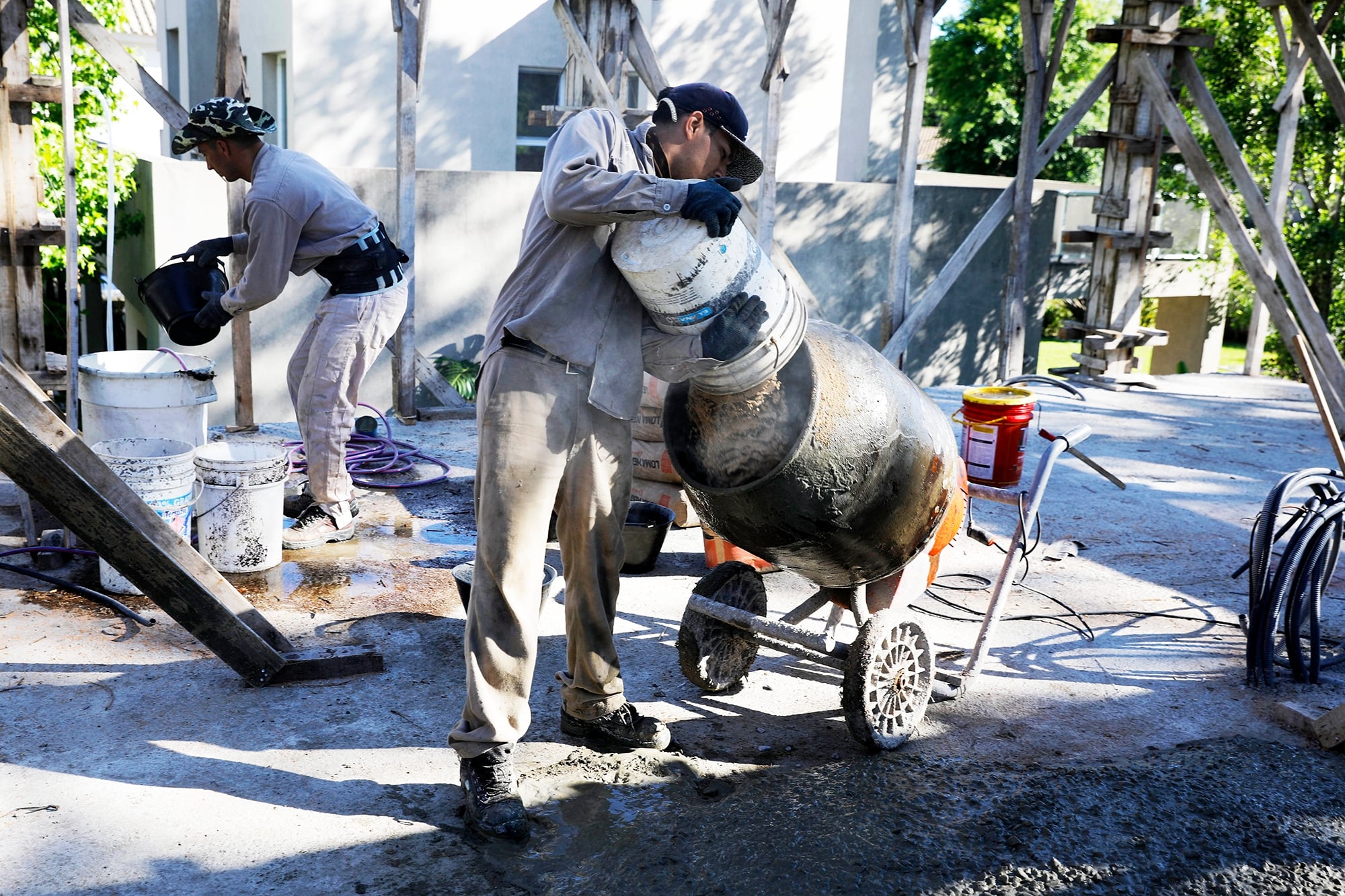Entre los materiales que más aumentaron, se encuentran los muebles de madera para cocina (2,8%), las piezas de carpintería (2,7%) y las aberturas metálicas y rejas (2,7%)