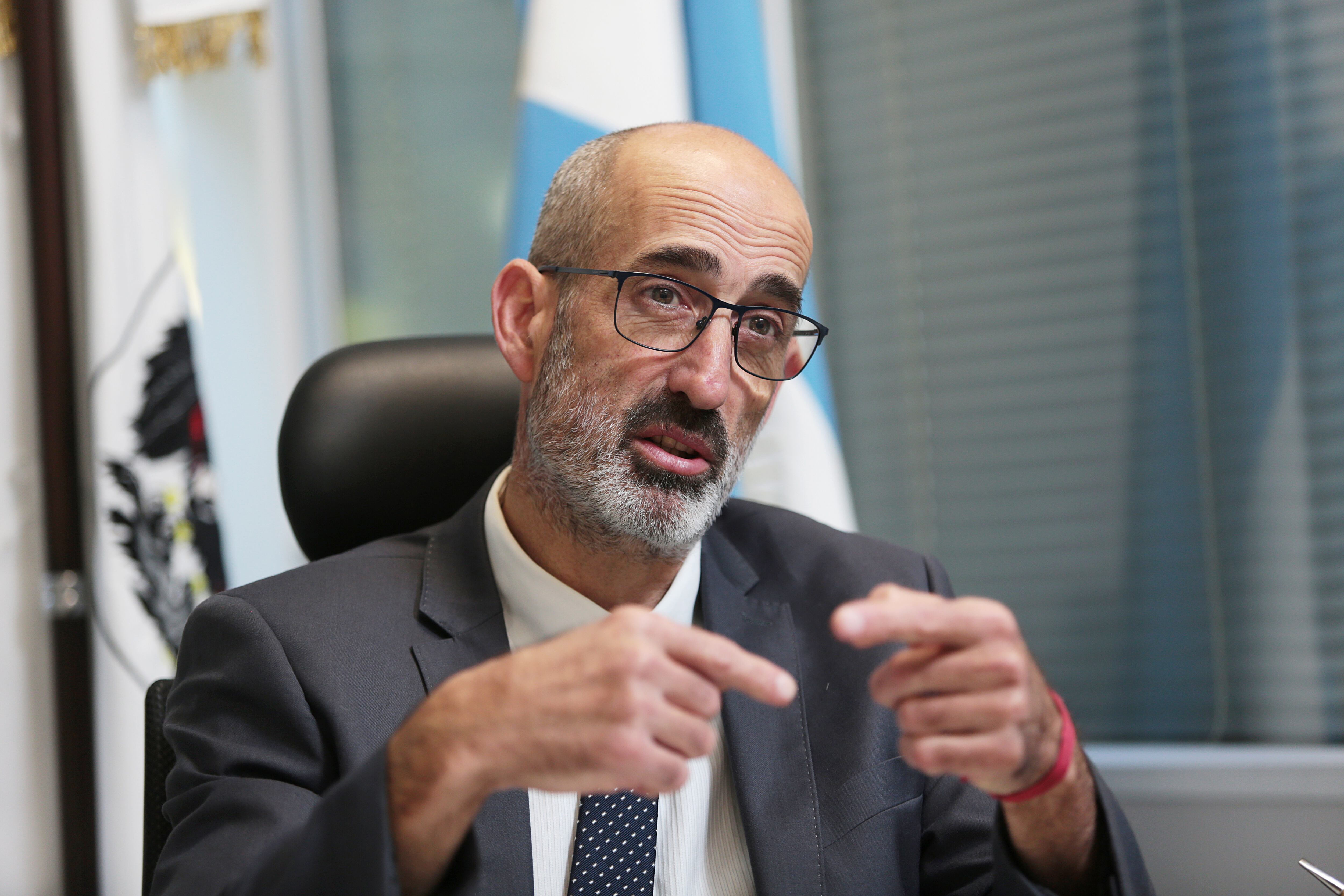 Unas 1035 imágenes de material de explotación sexual infantil se denuncian por día, dice Vaccarezza sobre uno de los delitos informáticos contra menores que más aumenta