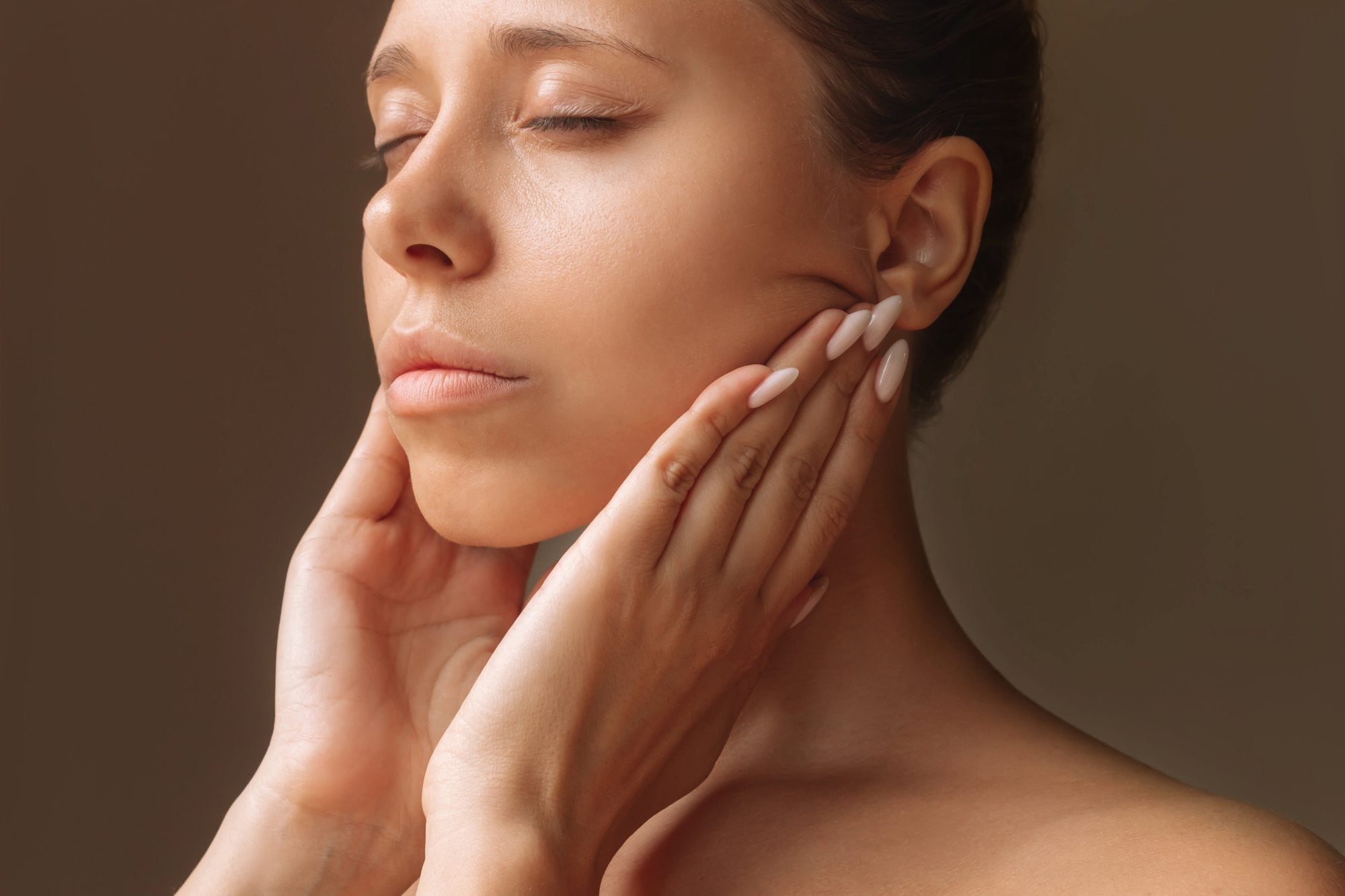 Cómo frenar el bruxismo nocturno: así se evita el desgaste dental