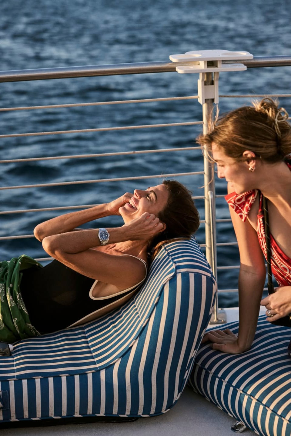 Risas distendidas y buenos momentos en cubierta