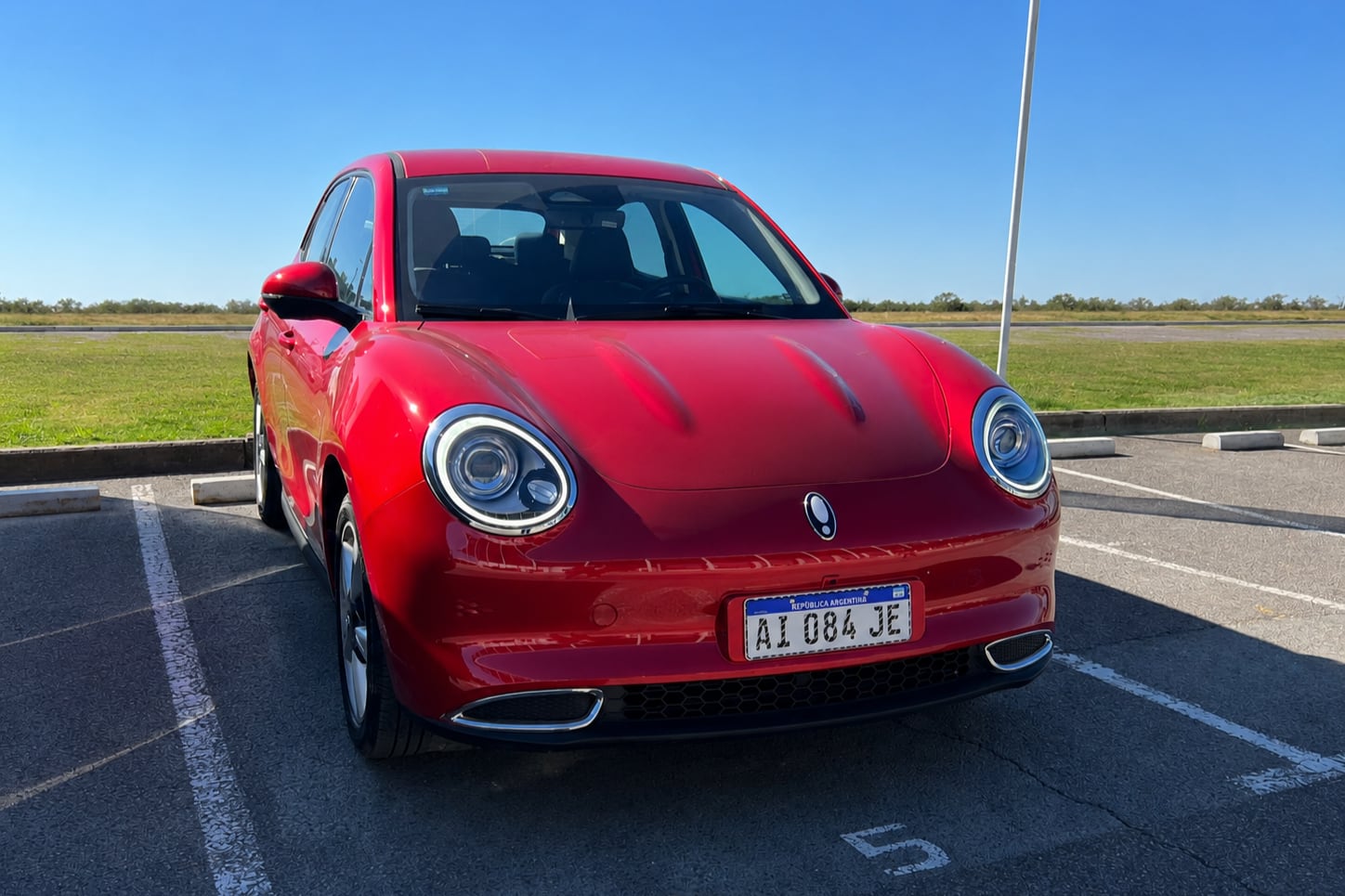 Así es manejar un auto chino con personalidad europea en la Argentina
