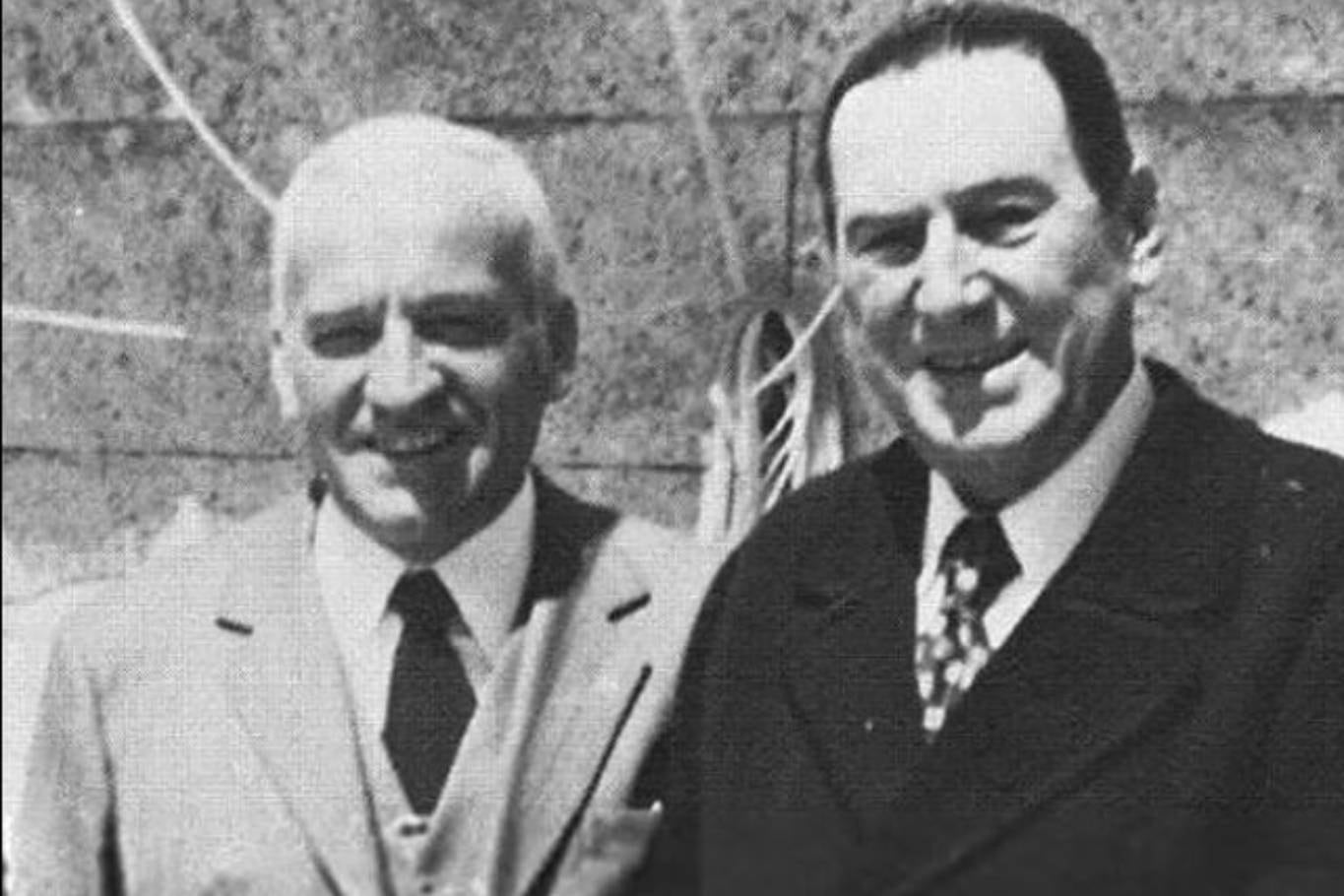 El as de la aviación alemana, ferviente defensor del nazismo, que contrató Perón para fabricar el Pulqui II 17 Hans Ulrich Rudel con Juan Domingo Perón en marzo de 1974