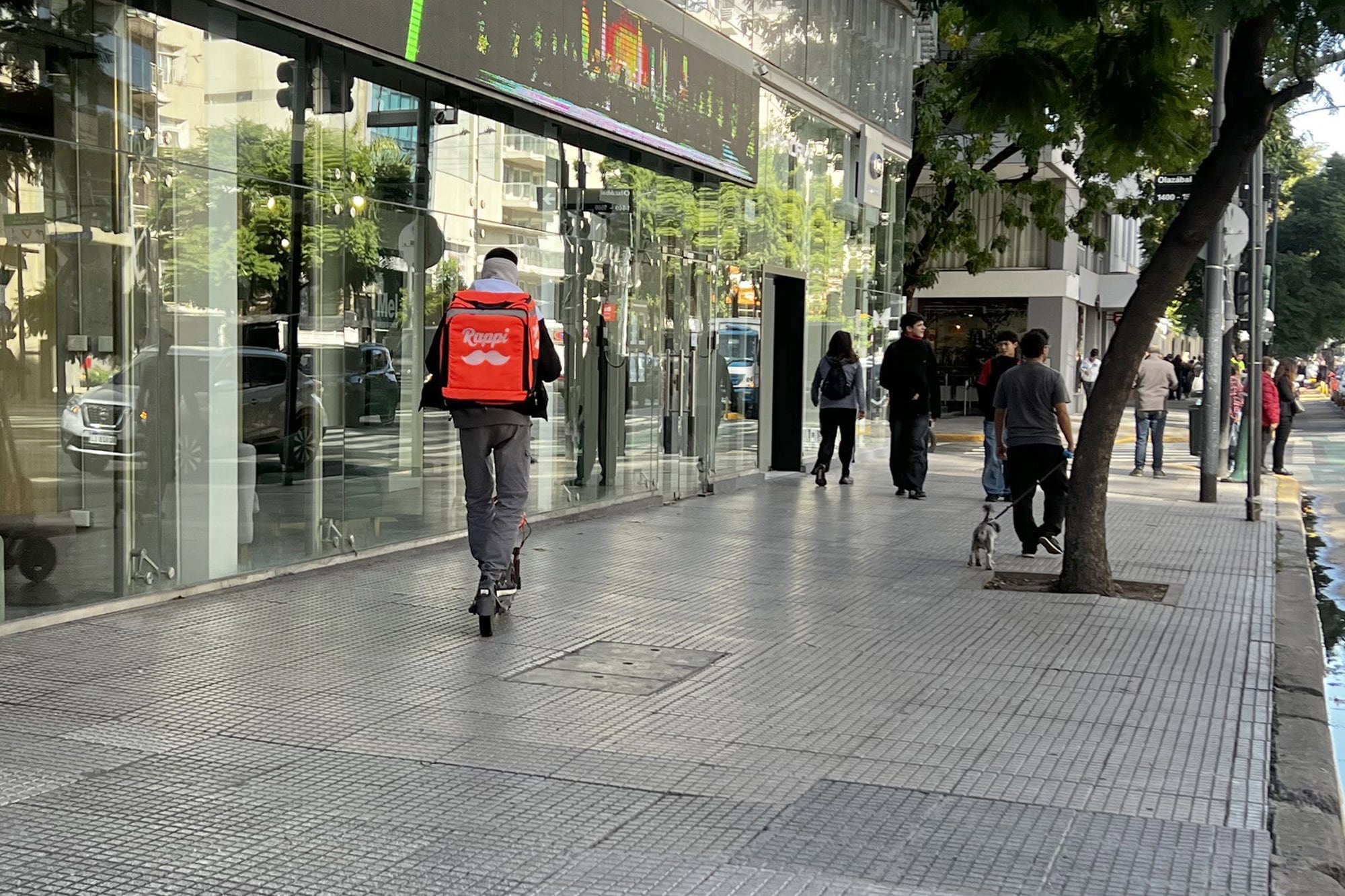 El boom del delivery, entrega de comida a domicilio Rappi, Pedidos Ya, Uber Eats, Mercado Libre