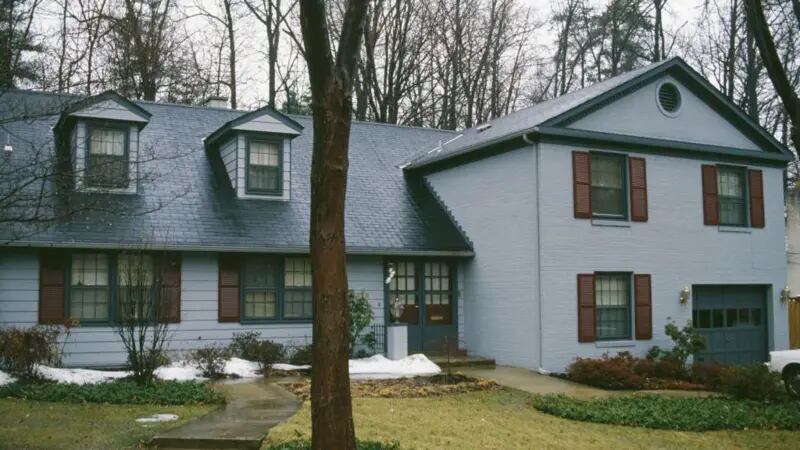 Compró una casa nueva de US$540.000 y la pagó al contado, lo que desató las alarmas.