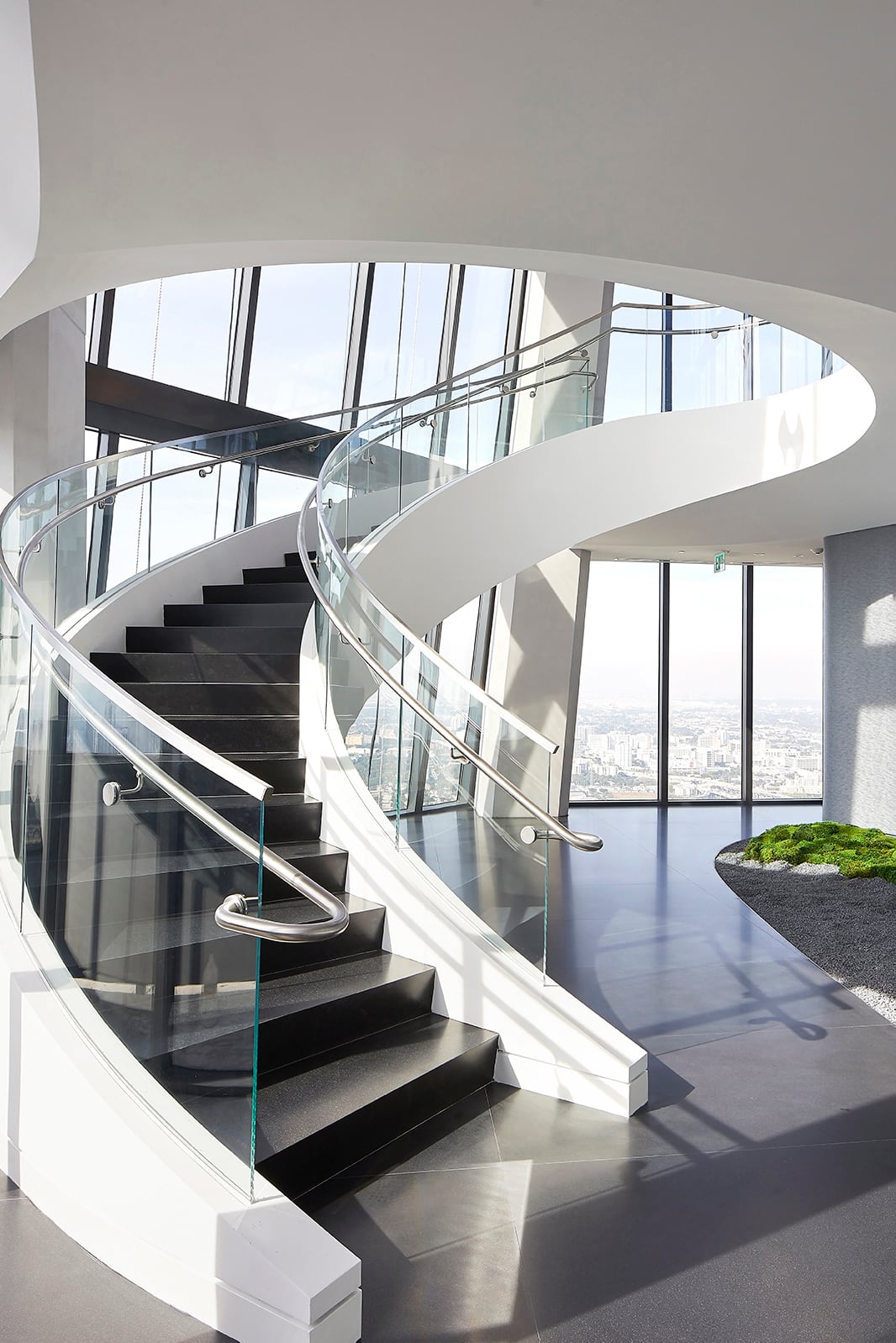 El penthouse tiene 800 m2 en los que se integran cinco cuartos, seis baños y un toilette