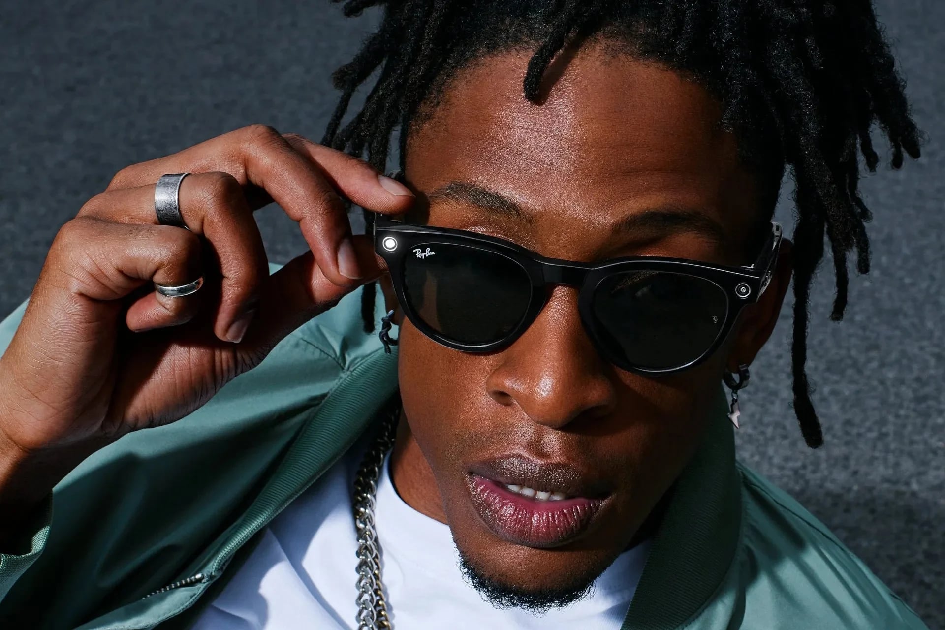 Unos anteojos Ray-ban Meta con la posibilidad de hacer streaming de video a Instagram y Facebook