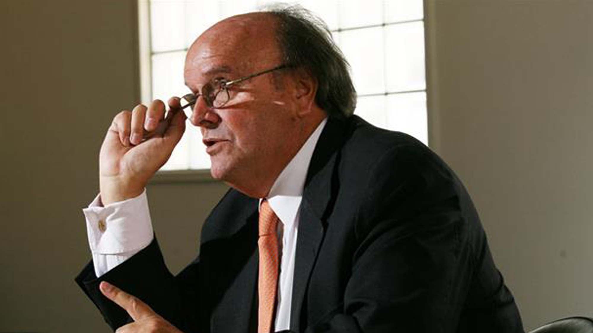 De Mendiguren fue ministro de la Producción entre enero y octubre de 2002, cuando se produjo la devaluación tras 11 años de convertibilidad