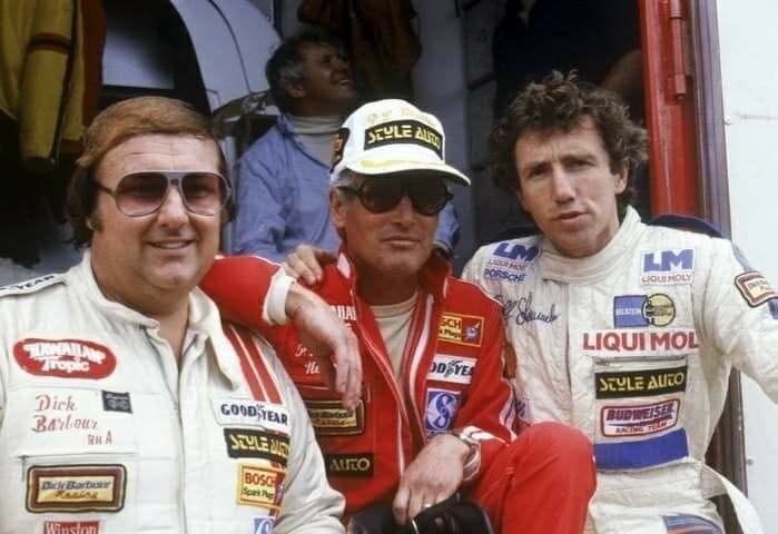 Rolf Stommelen y Paul Newman junto con El Tanque Barbour, el otro de los pilotos en Le Mans 1979