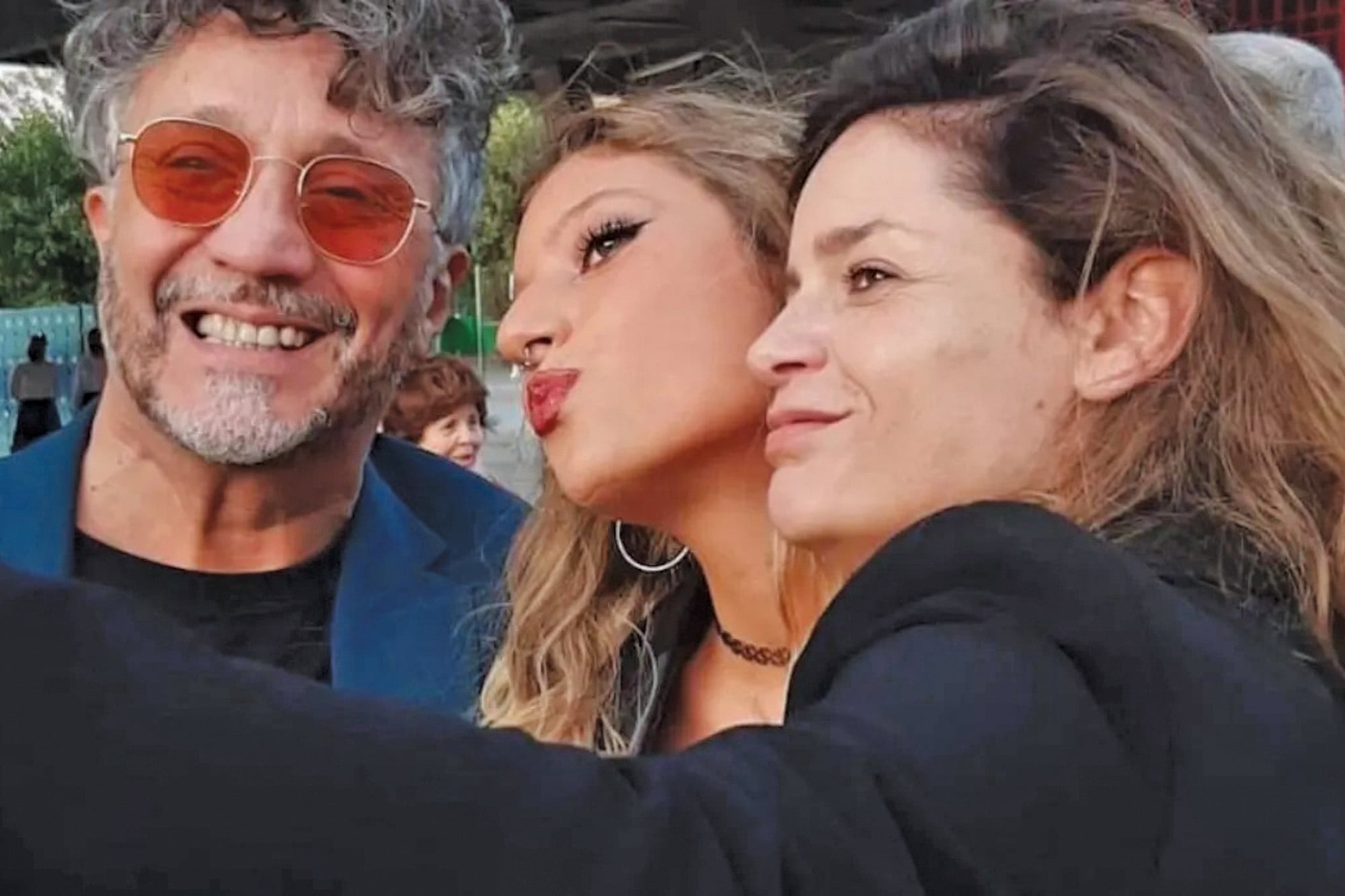 Junto a sus padres Fito Páez y Romina Richi. Es la única hija del músico y la actriz, pero tiene tres hermanos: Martín (por parte de su papá) y Valentina y Bethania (hijas de su mamá)