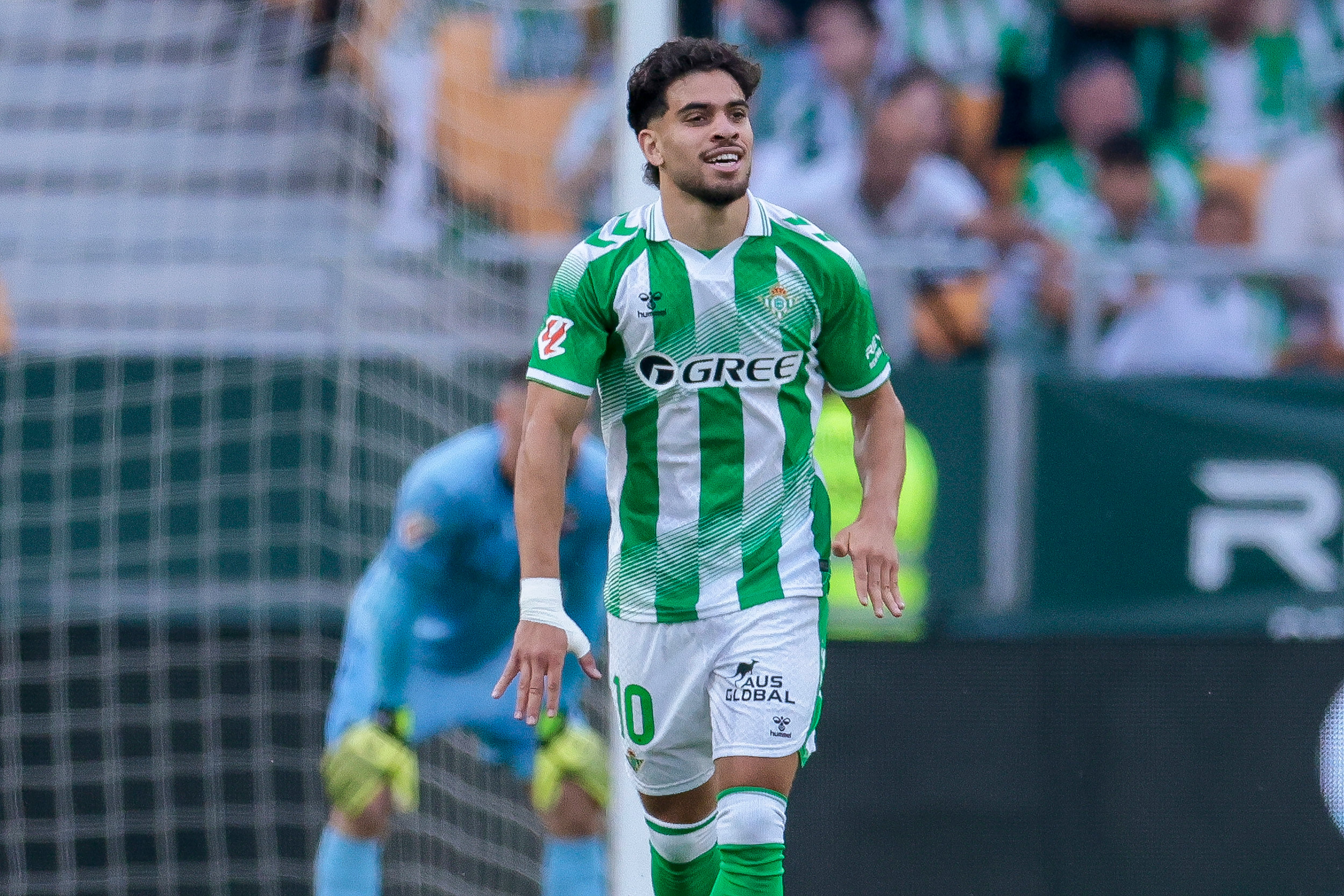 Ez Abde, el marroquí que juega en Betis y que fue criticado por haber utilizado la remera en apoyo a Ceuta