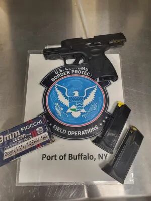 El arma fue incautada por la CBP