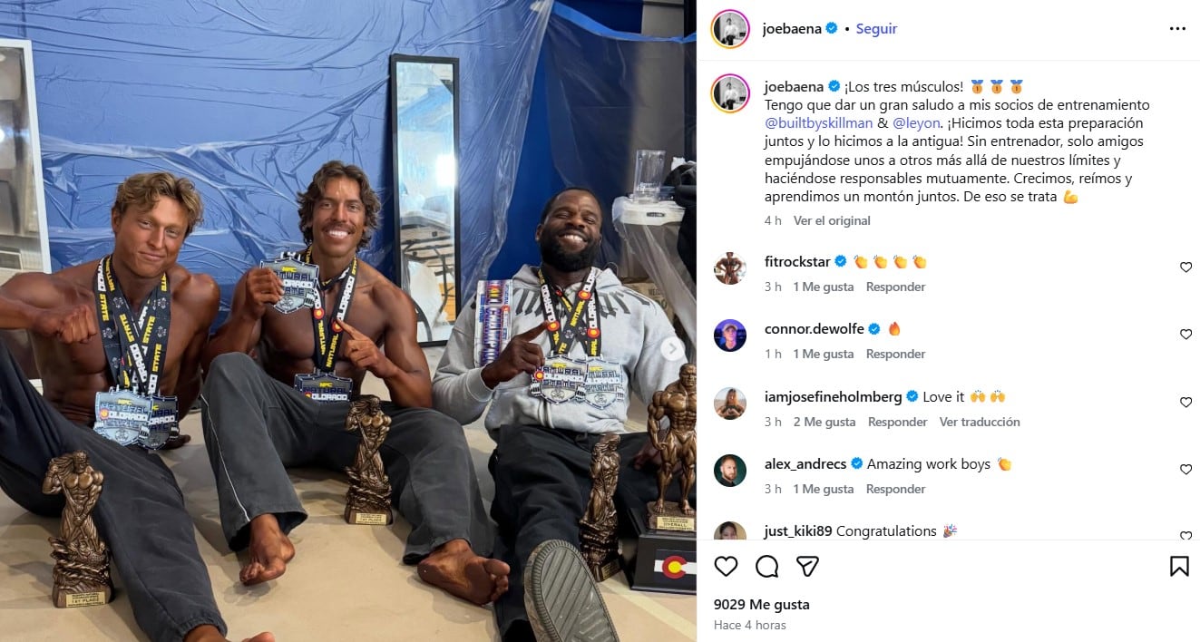 Joseph Baena en compañía de amigos y colegas